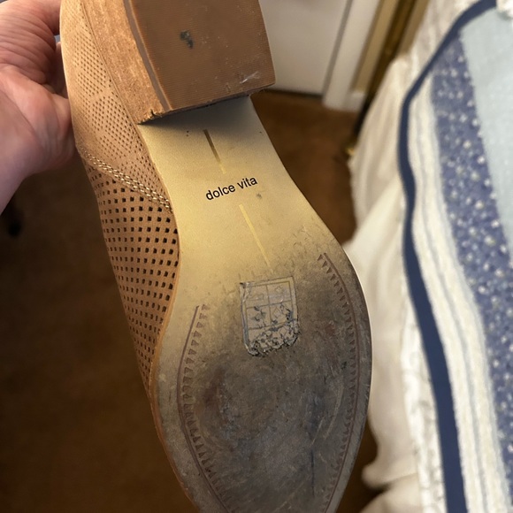 Dolce Vita Brown Ankle Booties with Distressed Leather and Lace-Up Design - Picture 2 of 4